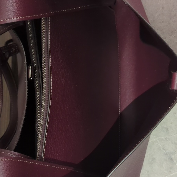 Tod's Medium Apa Leather Tote Burgundy - Picture 13 of 14